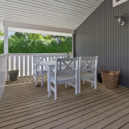 Three-bedroom Holiday In *