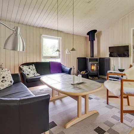 Three-bedroom Holiday In Hals
